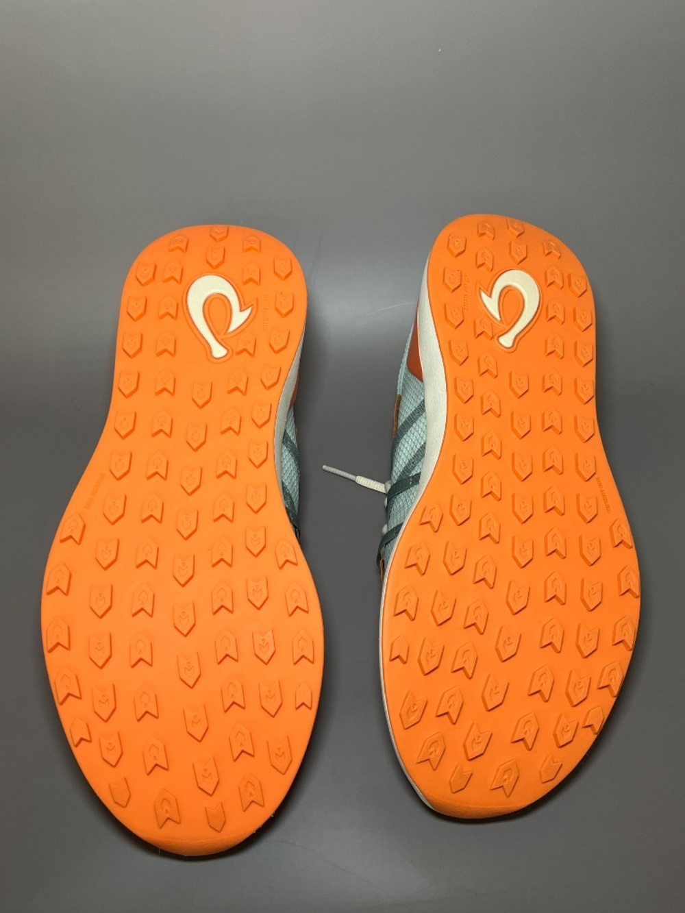 OluKai Manele Men’s Golfing Shoes - Picture 2 of 5